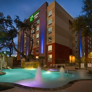 Holiday Inn Express & Suites San Antonio Medical - Six Flags By Ihg